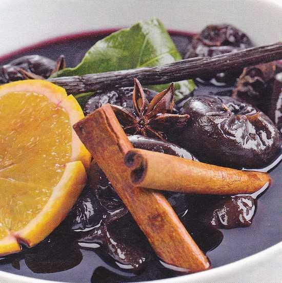 Pruneaux au vin chaud epice